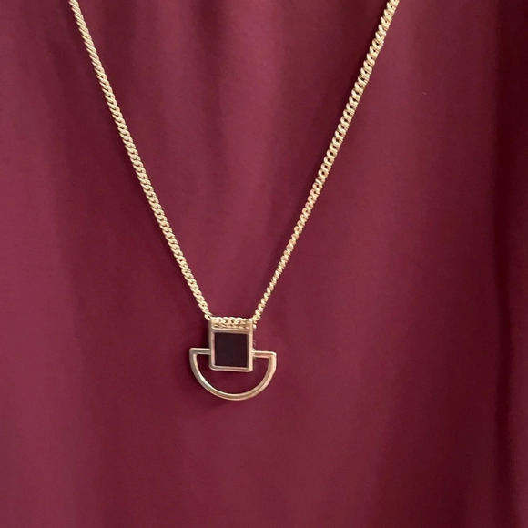 BURGUNDY BLOUSE~WITH~DETACHABLE NECKLACE~ - Picture 4 of 9